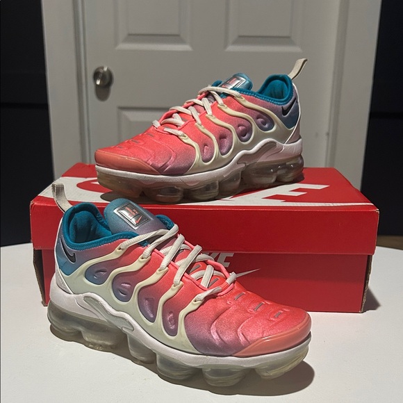 nike vapormax lava glow